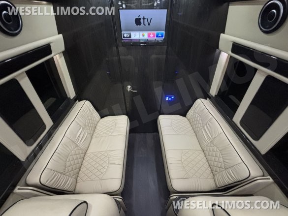 2018 Midwest Automotive Designs Mercedes-Benz Sprinter 3500 Daycruiser