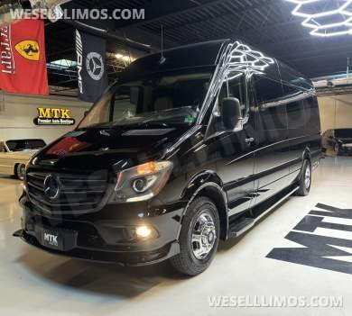 2018 Midwest Automotive Designs Mercedes-Benz Sprinter 3500 Daycruiser
