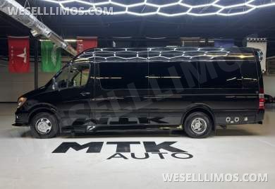2018 Midwest Automotive Designs Mercedes-Benz Sprinter 3500 Daycruiser