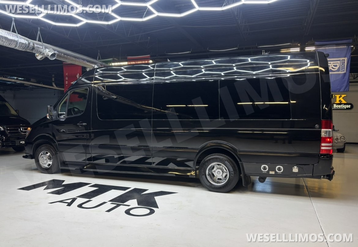 Photo of Sprinter for sale: 2018 Mercedes-Benz Sprinter 3500 Daycruiser 170" by Midwest Automotive Designs