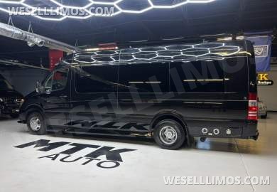 2018 Midwest Automotive Designs Mercedes-Benz Sprinter 3500 Daycruiser