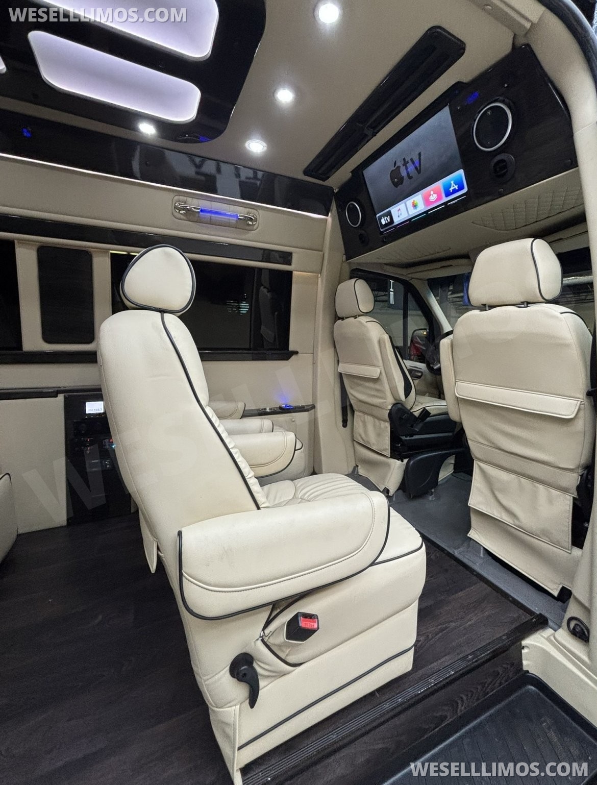Photo of Sprinter for sale: 2018 Mercedes-Benz Sprinter 3500 Daycruiser 170" by Midwest Automotive Designs