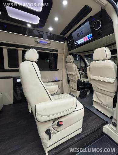 2018 Midwest Automotive Designs Mercedes-Benz Sprinter 3500 Daycruiser