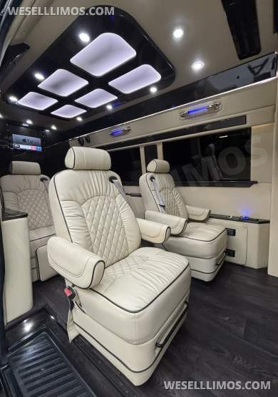 2018 Midwest Automotive Designs Mercedes-Benz Sprinter 3500 Daycruiser