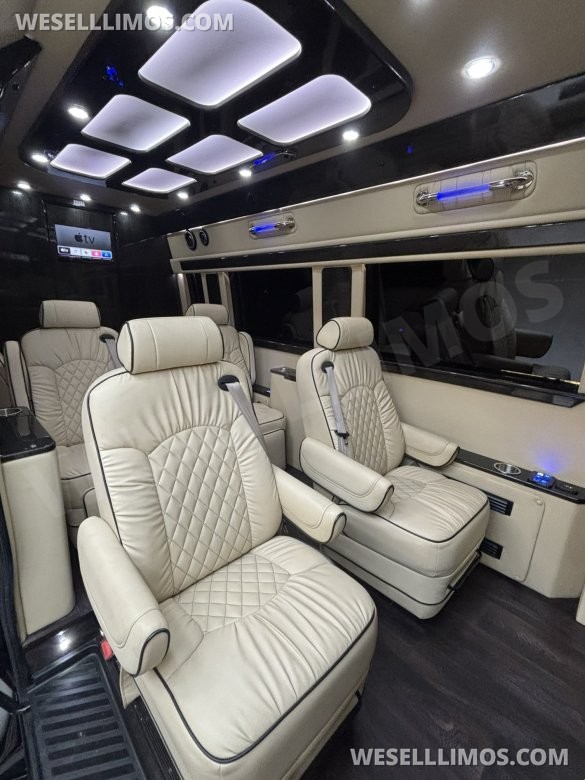 2018 Midwest Automotive Designs Mercedes-Benz Sprinter 3500 Daycruiser