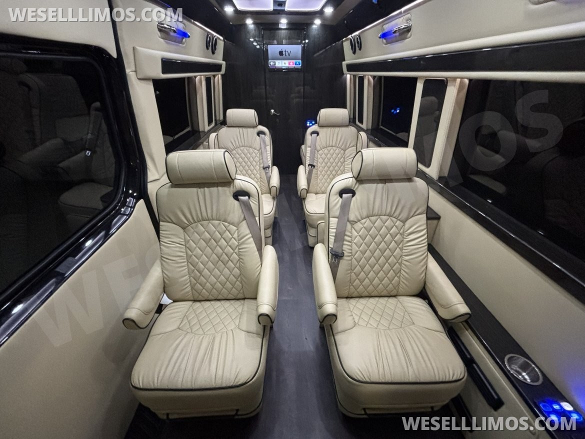 Photo of Sprinter for sale: 2018 Mercedes-Benz Sprinter 3500 Daycruiser 170" by Midwest Automotive Designs