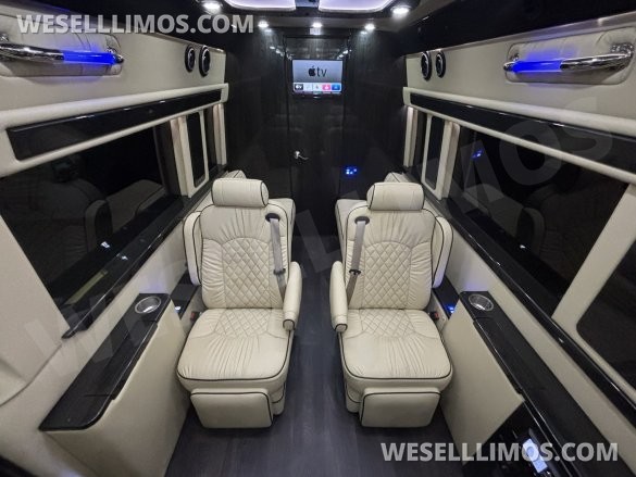 2018 Midwest Automotive Designs Mercedes-Benz Sprinter 3500 Daycruiser