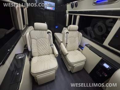 2018 Midwest Automotive Designs Mercedes-Benz Sprinter 3500 Daycruiser
