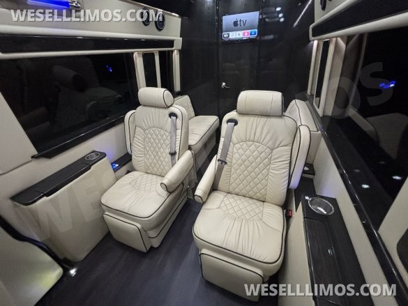 2018 Midwest Automotive Designs Mercedes-Benz Sprinter 3500 Daycruiser