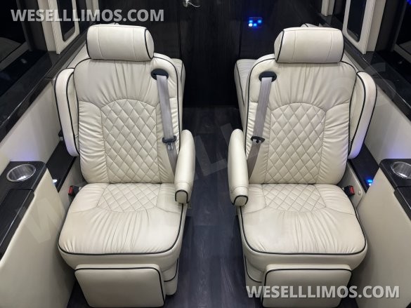 2018 Midwest Automotive Designs Mercedes-Benz Sprinter 3500 Daycruiser