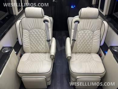 2018 Midwest Automotive Designs Mercedes-Benz Sprinter 3500 Daycruiser