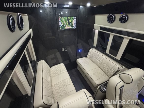 2018 Midwest Automotive Designs Mercedes-Benz Sprinter 3500 Daycruiser