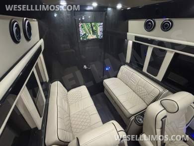 2018 Midwest Automotive Designs Mercedes-Benz Sprinter 3500 Daycruiser