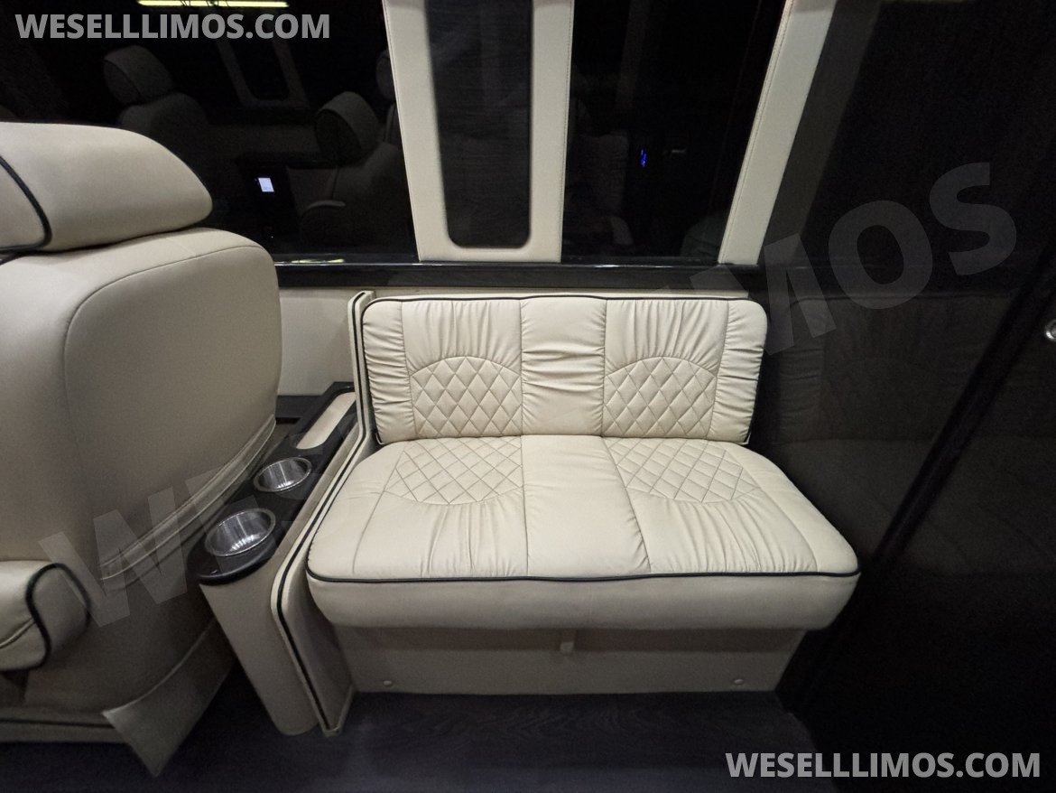 Photo of Sprinter for sale: 2018 Mercedes-Benz Sprinter 3500 Daycruiser 170" by Midwest Automotive Designs