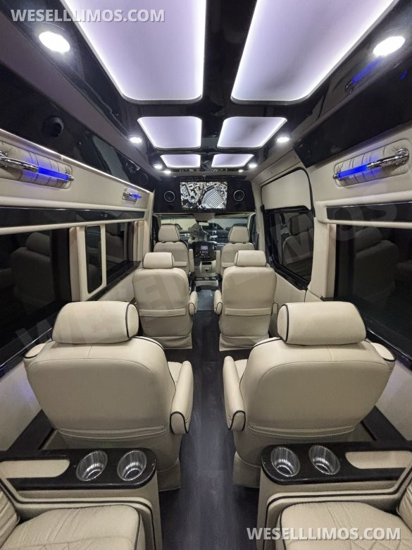 2018 Midwest Automotive Designs Mercedes-Benz Sprinter 3500 Daycruiser
