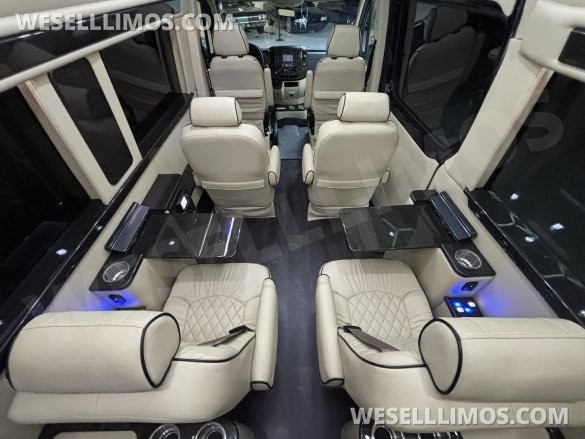 2018 Midwest Automotive Designs Mercedes-Benz Sprinter 3500 Daycruiser
