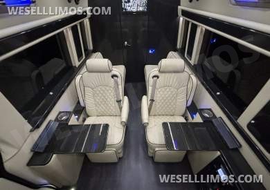 2018 Midwest Automotive Designs Mercedes-Benz Sprinter 3500 Daycruiser