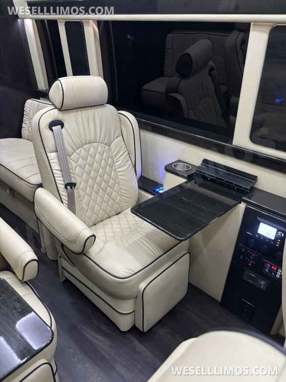 2018 Midwest Automotive Designs Mercedes-Benz Sprinter 3500 Daycruiser