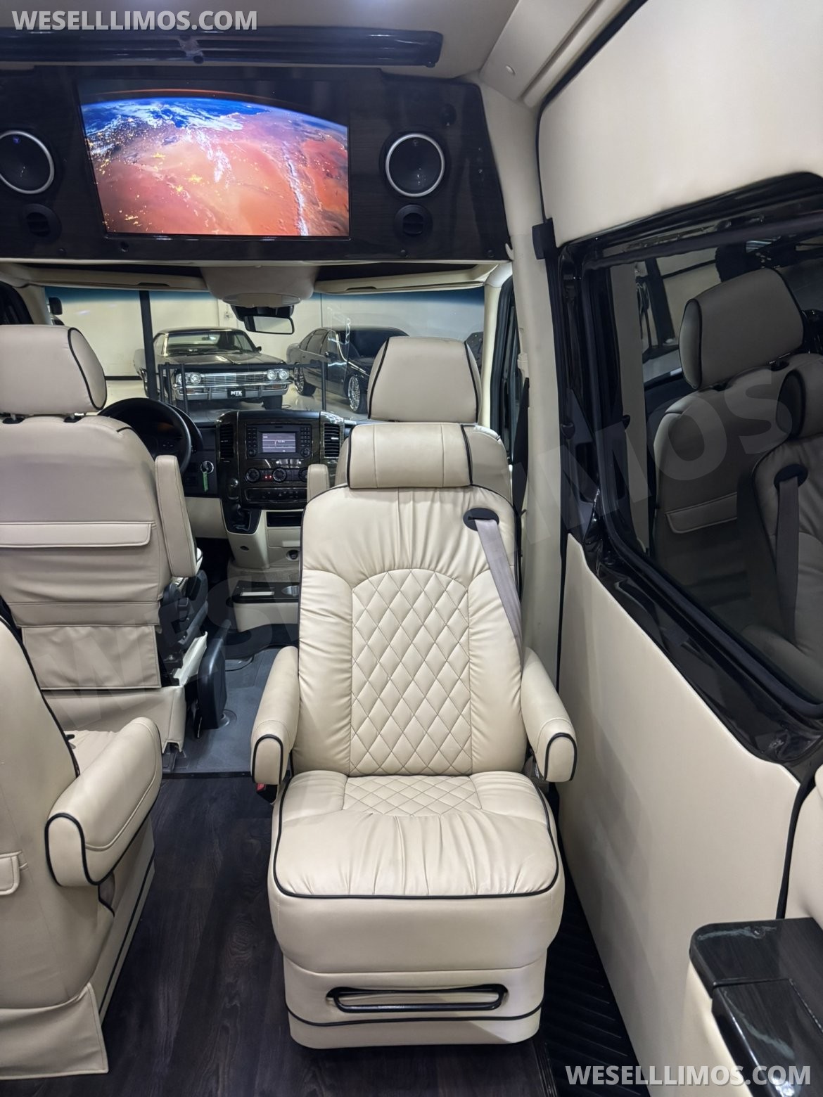 Photo of Sprinter for sale: 2018 Mercedes-Benz Sprinter 3500 Daycruiser 170" by Midwest Automotive Designs