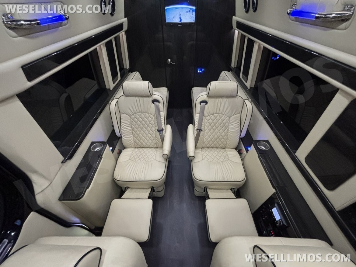 Photo of Sprinter for sale: 2018 Mercedes-Benz Sprinter 3500 Daycruiser 170" by Midwest Automotive Designs