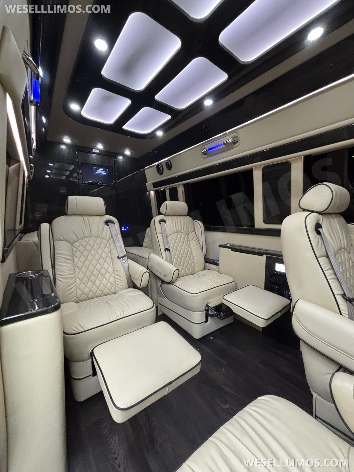 Photo of Sprinter for sale: 2018 Mercedes-Benz Sprinter 3500 Daycruiser 170" by Midwest Automotive Designs