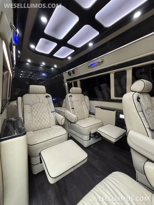 2018 Midwest Automotive Designs Mercedes-Benz Sprinter 3500 Daycruiser