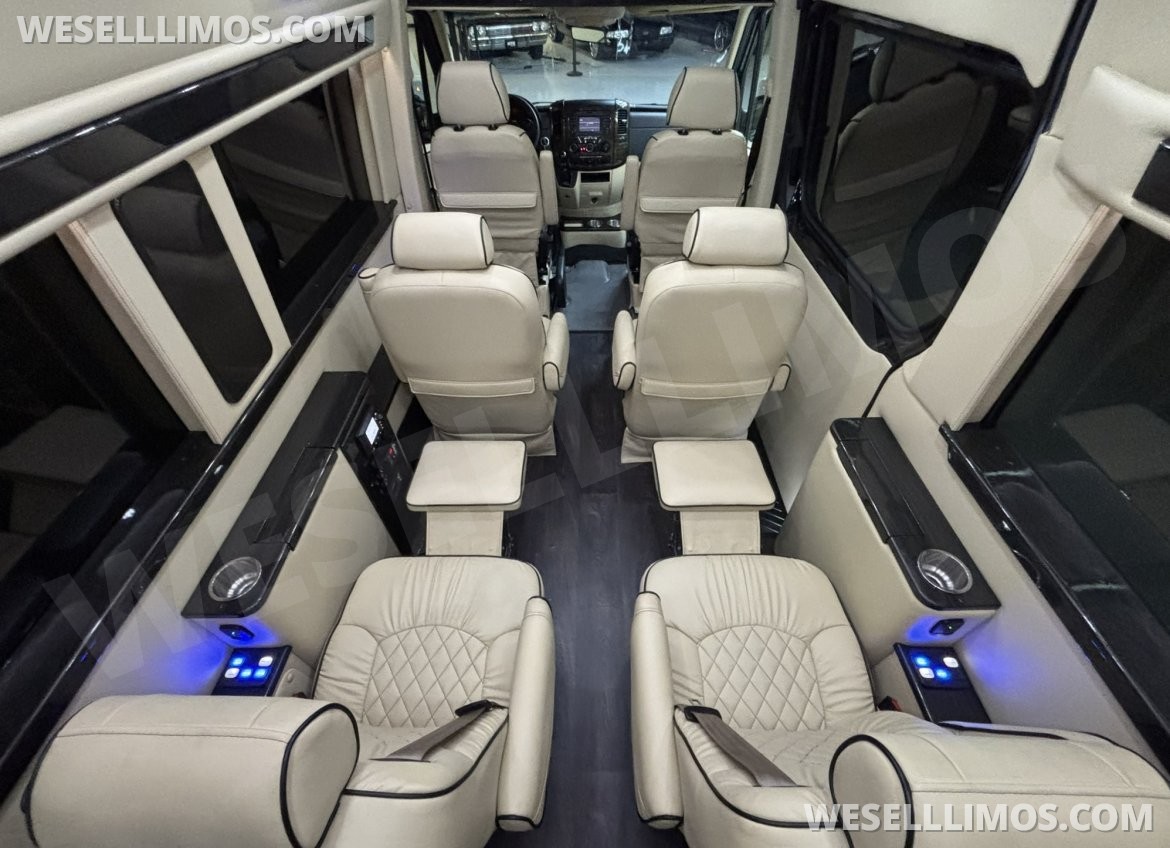 Photo of Sprinter for sale: 2018 Mercedes-Benz Sprinter 3500 Daycruiser 170" by Midwest Automotive Designs