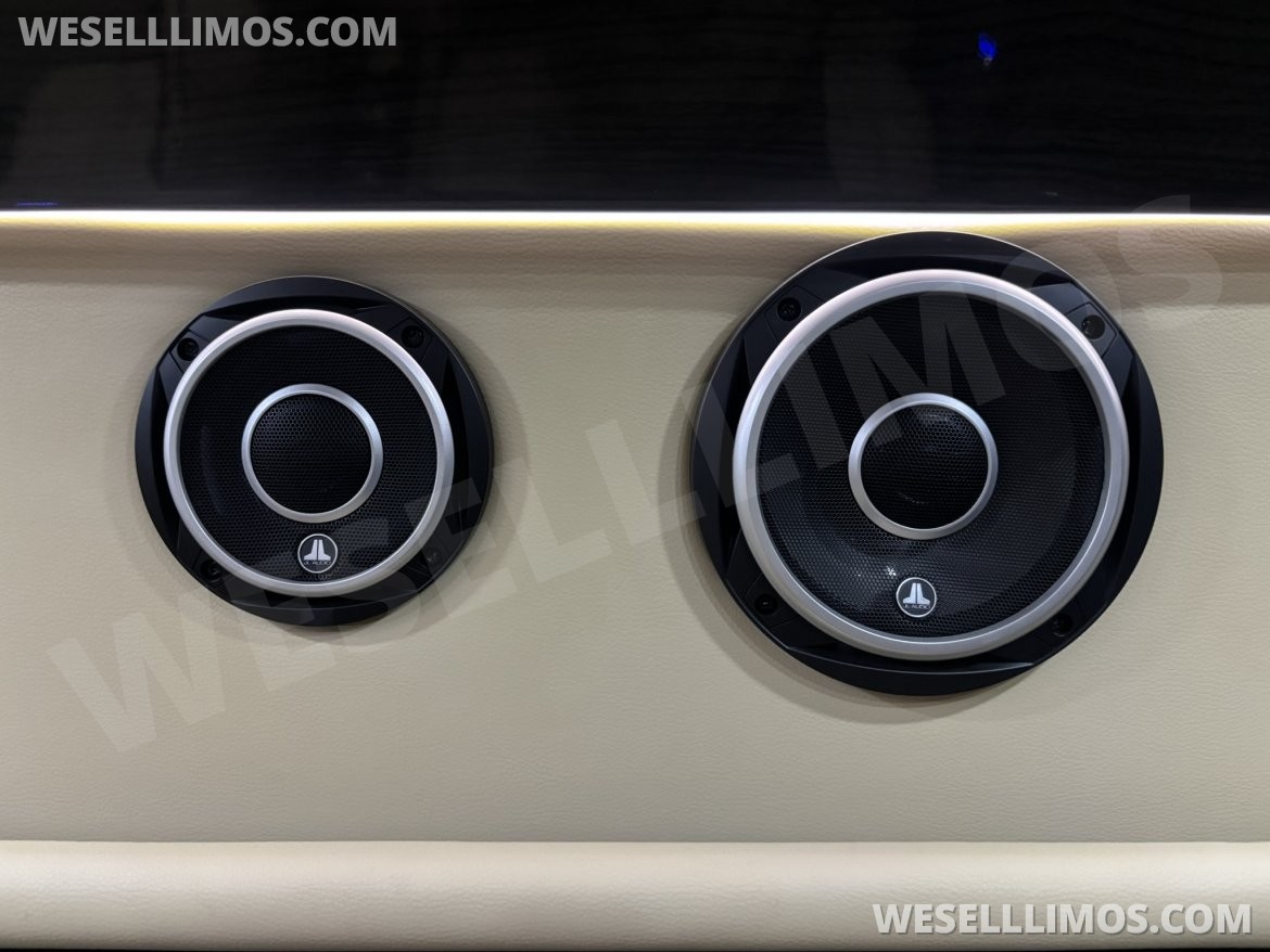 Photo of Sprinter for sale: 2018 Mercedes-Benz Sprinter 3500 Daycruiser 170" by Midwest Automotive Designs