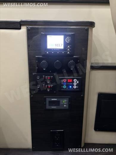 2018 Midwest Automotive Designs Mercedes-Benz Sprinter 3500 Daycruiser