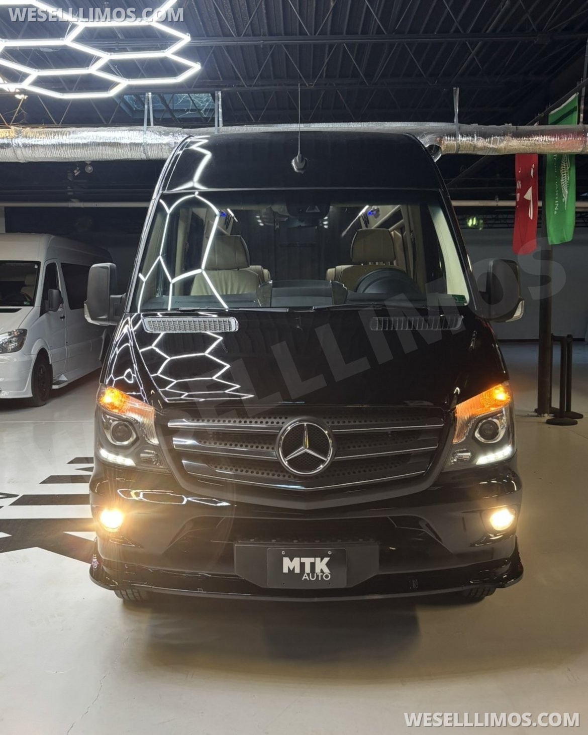 Photo of Sprinter for sale: 2018 Mercedes-Benz Sprinter 3500 Daycruiser 170" by Midwest Automotive Designs
