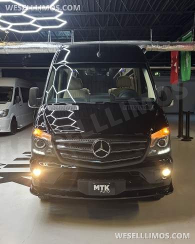 2018 Midwest Automotive Designs Mercedes-Benz Sprinter 3500 Daycruiser