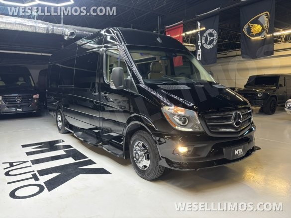 2018 Midwest Automotive Designs Mercedes-Benz Sprinter 3500 Daycruiser