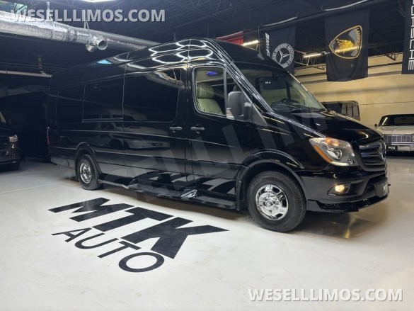 2018 Midwest Automotive Designs Mercedes-Benz Sprinter 3500 Daycruiser