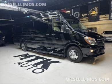 2018 Midwest Automotive Designs Mercedes-Benz Sprinter 3500 Daycruiser