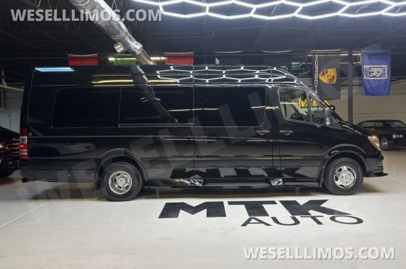 2018 Midwest Automotive Designs Mercedes-Benz Sprinter 3500 Daycruiser