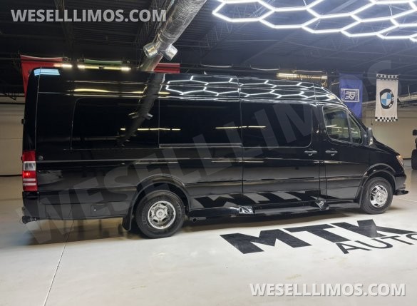 2018 Midwest Automotive Designs Mercedes-Benz Sprinter 3500 Daycruiser