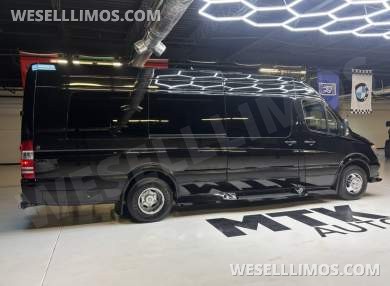 2018 Midwest Automotive Designs Mercedes-Benz Sprinter 3500 Daycruiser