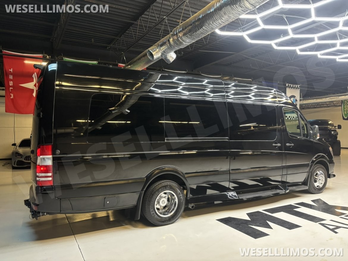 Photo of Sprinter for sale: 2018 Mercedes-Benz Sprinter 3500 Daycruiser 170" by Midwest Automotive Designs