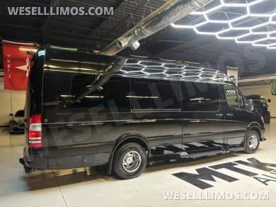 2018 Midwest Automotive Designs Mercedes-Benz Sprinter 3500 Daycruiser