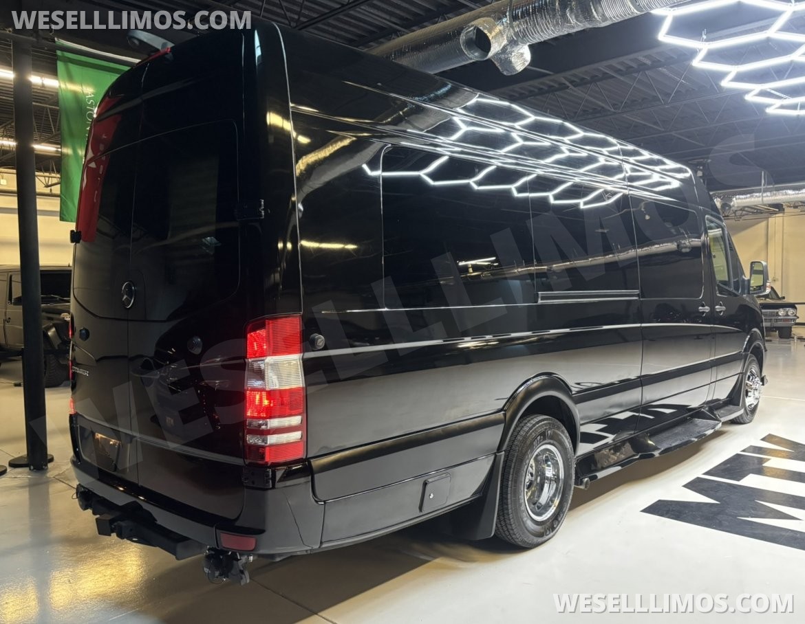 Photo of Sprinter for sale: 2018 Mercedes-Benz Sprinter 3500 Daycruiser 170" by Midwest Automotive Designs