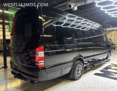 2018 Midwest Automotive Designs Mercedes-Benz Sprinter 3500 Daycruiser