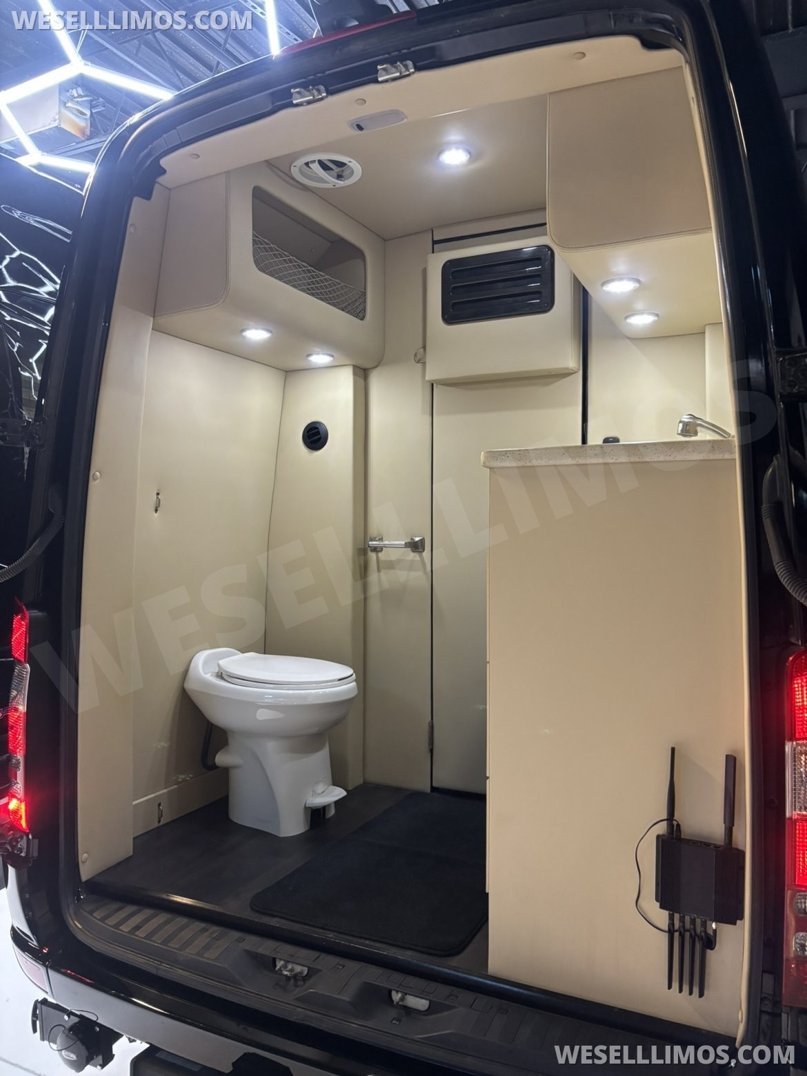Photo of Sprinter for sale: 2018 Mercedes-Benz Sprinter 3500 Daycruiser 170" by Midwest Automotive Designs