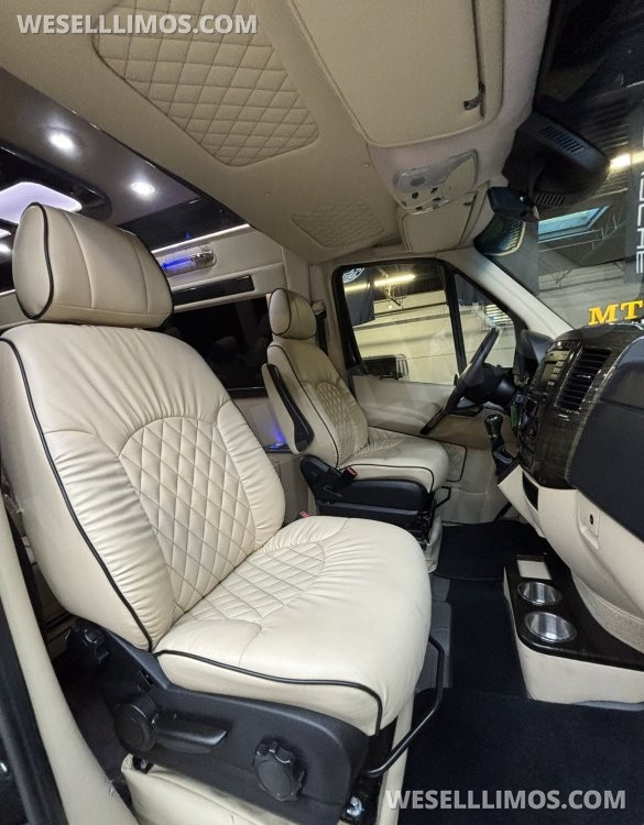 2018 Midwest Automotive Designs Mercedes-Benz Sprinter 3500 Daycruiser