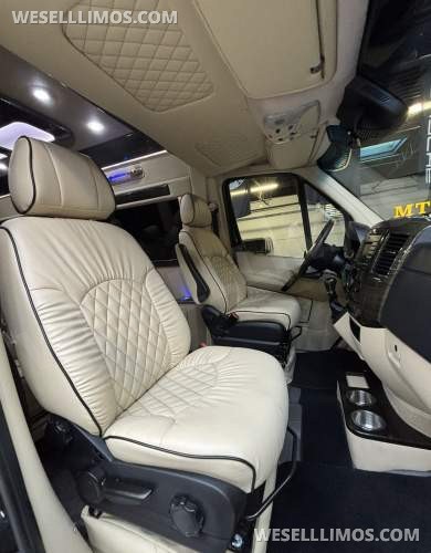 2018 Midwest Automotive Designs Mercedes-Benz Sprinter 3500 Daycruiser