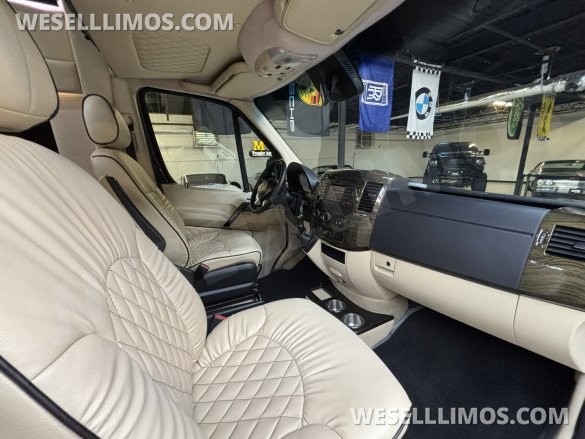 2018 Midwest Automotive Designs Mercedes-Benz Sprinter 3500 Daycruiser