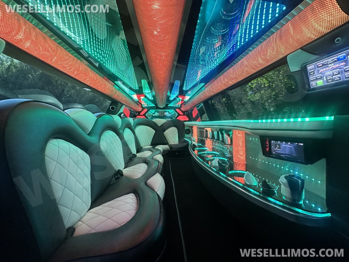 Photo of Limousine for sale: 2017 Lincoln Continental stretch 10 pax 140&quot; by Pinnacle