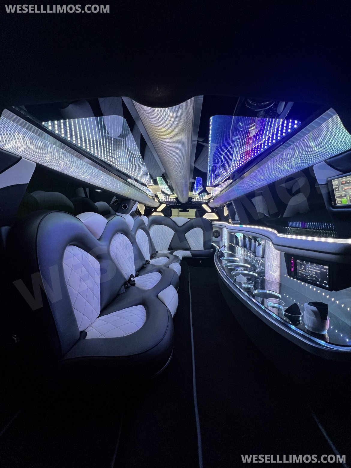 Photo of Limousine for sale: 2017 Lincoln Continental stretch 10 pax 140&quot; by Pinnacle