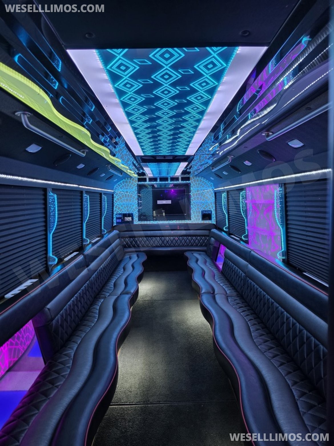 Photo of Limo Bus for sale: 2015 Ford F550 by LGE/Glaval