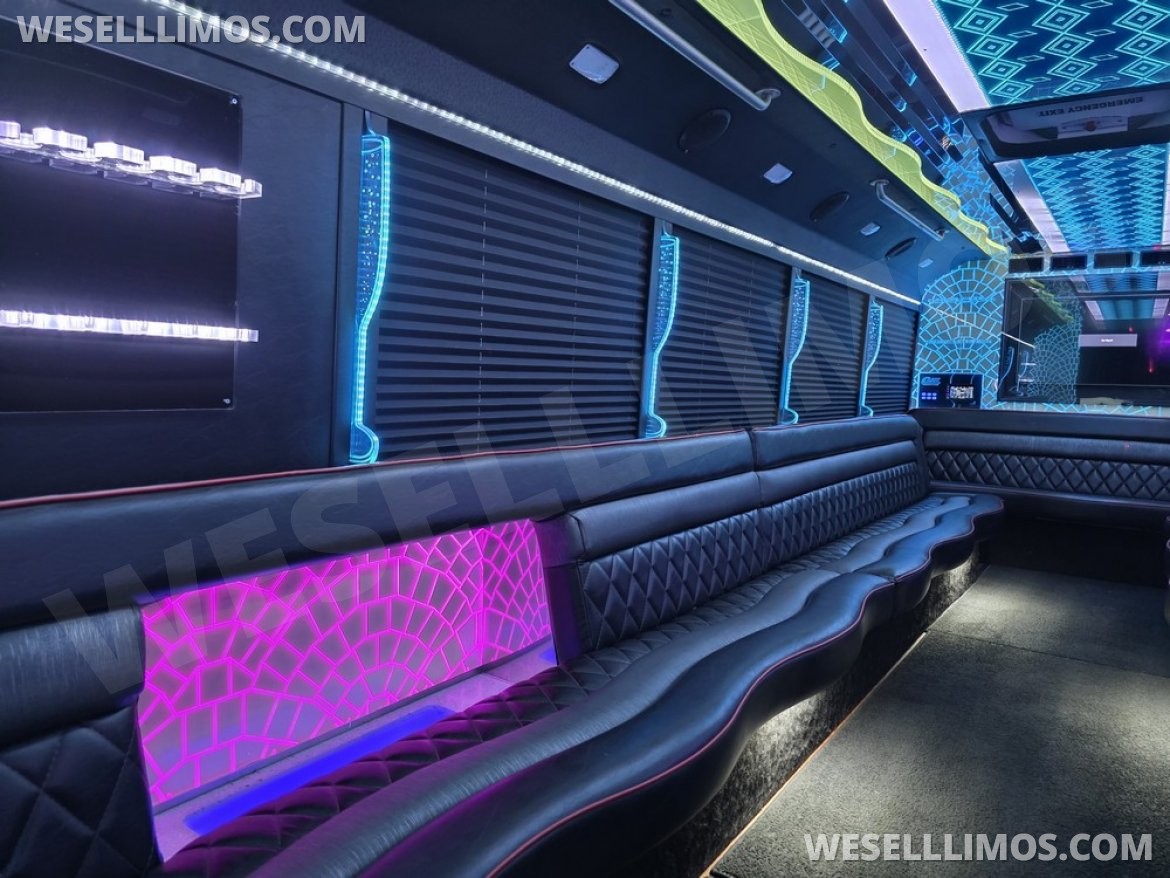 Photo of Limo Bus for sale: 2015 Ford F550 by LGE/Glaval