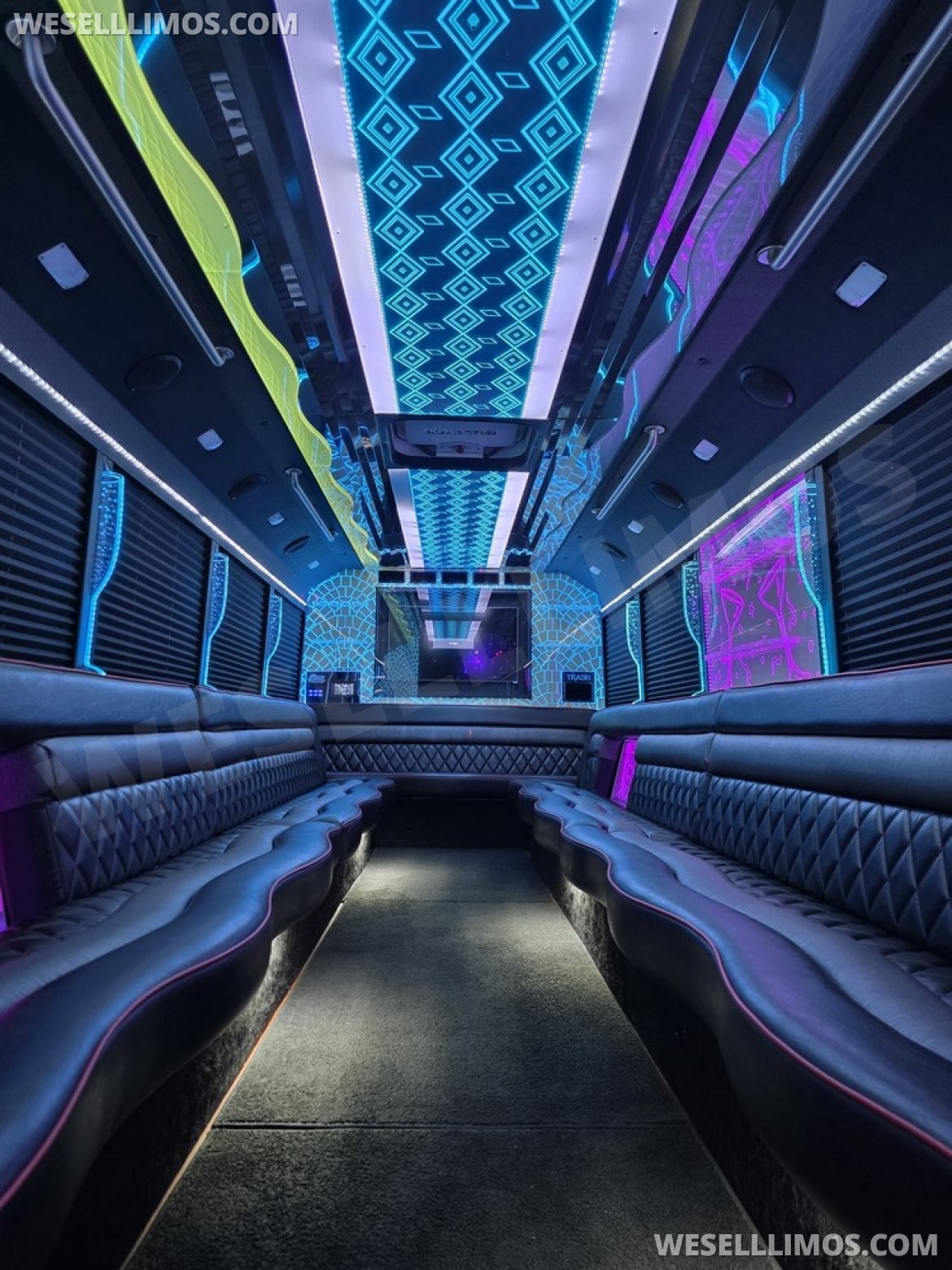 Photo of Limo Bus for sale: 2015 Ford F550 by LGE/Glaval